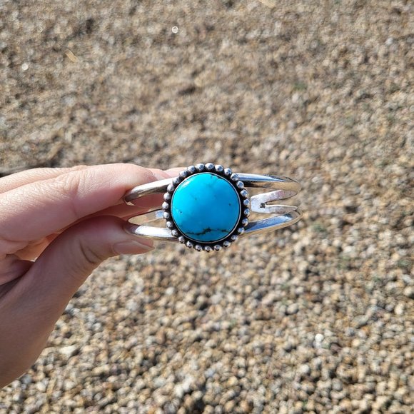 Navajo Round Turquoise Cuff Bracelet NA Sterling Silver Handmade Jewelry - Picture 5 of 12